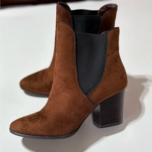 Women’s Brown Suede Boots by Andrew Geller Women’s size 10